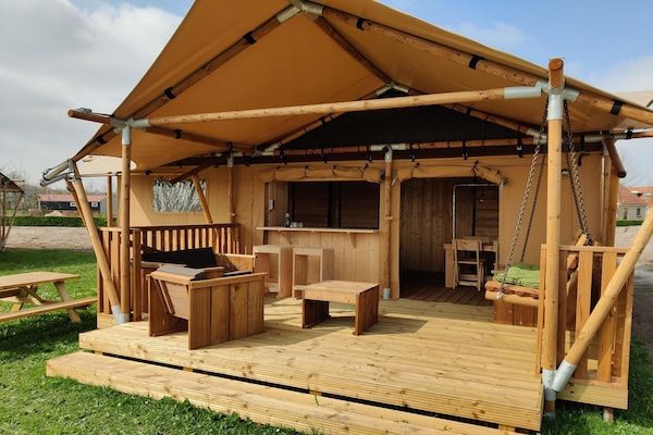 Buitenkant - Forest-Edge Glamping Tent in Bant (1)