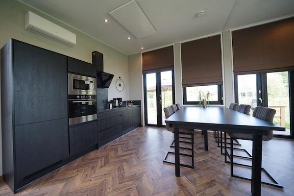 Keuken - Chalet midden in de natuur met terras voor 6 in Kampen (2)