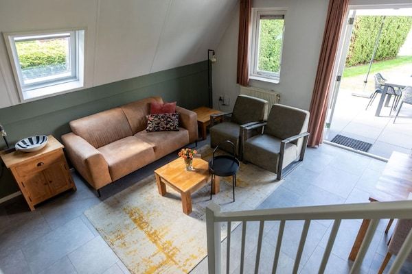 Woonkamer - Vakantiehuis met tuin in Plasmolen (1)
