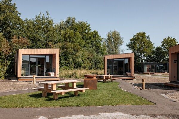 Buitenkant - Tiny House bij Noordzeestrand in Kamperland (1)