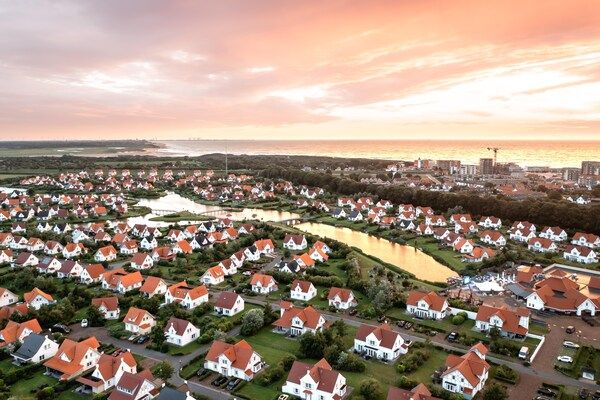 Buitenkant - Villa bij Noordzeestrand met Sauna in Cadzand-Bad (5)