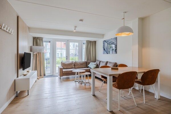 Eetkamer - Villa in Cadzand-Bad bij Noordzeestrand in Cadzand-Bad (3)