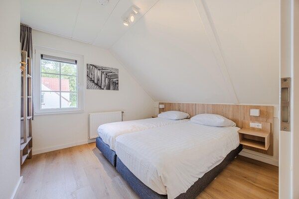 Slaapkamer - Villa in Cadzand-Bad bij Noordzeestrand in Cadzand-Bad (5)