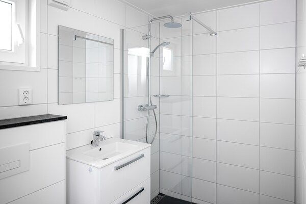 Badkamer - Ruime villa in bospark in Schaijk (4)