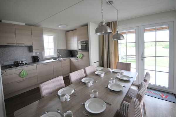 Keuken - Villa in Cadzand-Bad bij Noordzeestrand in Cadzand-Bad (2)