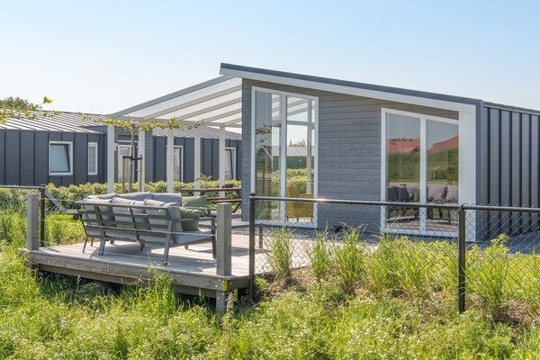 Buitenkant - Vrijstaand Huis in Zeeland met Uitzicht in Wemeldinge (1)