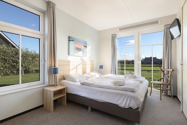 Slaapkamer - Strandretraite met tuin in Nieuwvliet (3)