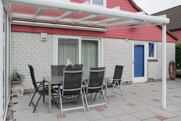 Terras - Vakantiehuis in Zeeland met tuin in Wemeldinge (5)