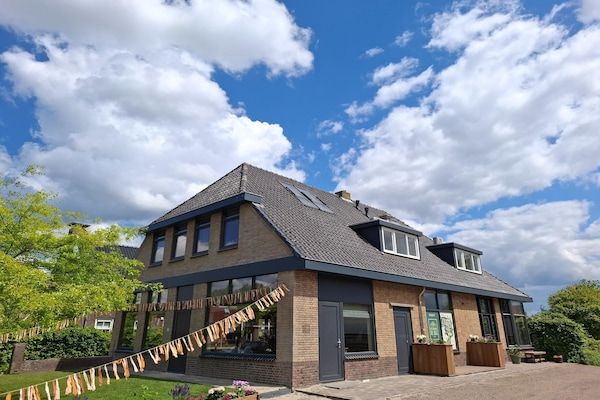 Buitenkant - Luxe groepsretraite in de natuur in Scherpenzeel (FR) (1)