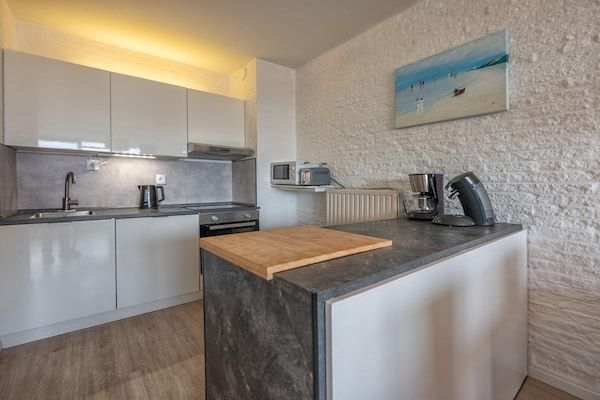 Keuken - Vernieuwde luxe glamping-vakantiebestemming in Bruinisse (4)