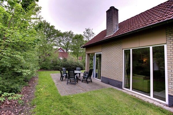 Buitenkant - Vrijstaand huis met tuin in Nederland in Dalfsen (5)