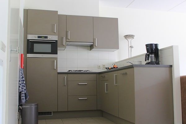 Keuken - Gezellig huis aan de bosrand in Hardenberg (rheezerveen) (4)