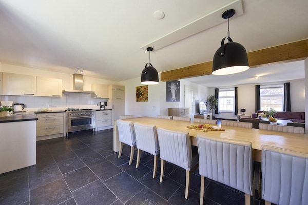 Eetkamer - Boerderij in Limburg met sauna in Roggel (3)