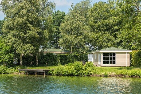 Buitenkant - Modern en Gezellig Chalet in Twente in Hoge Hexel (1)