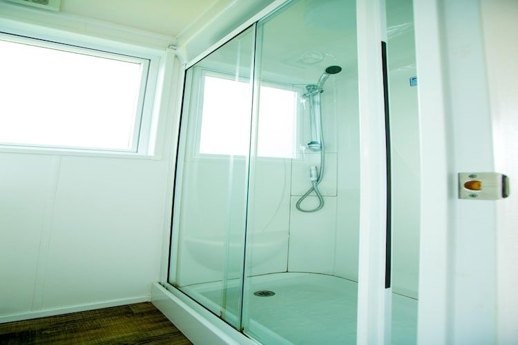 De badkamer van Recreatiepark Duinhoeve 10 in Udenhout