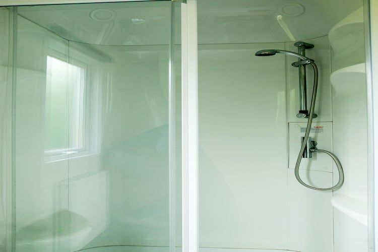 De badkamer van Recreatiepark Duinhoeve 11 in Udenhout