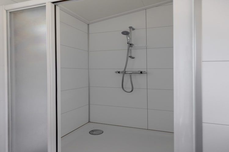 De badkamer van Vakantiepark Molenvelden 10 in Veldhoven